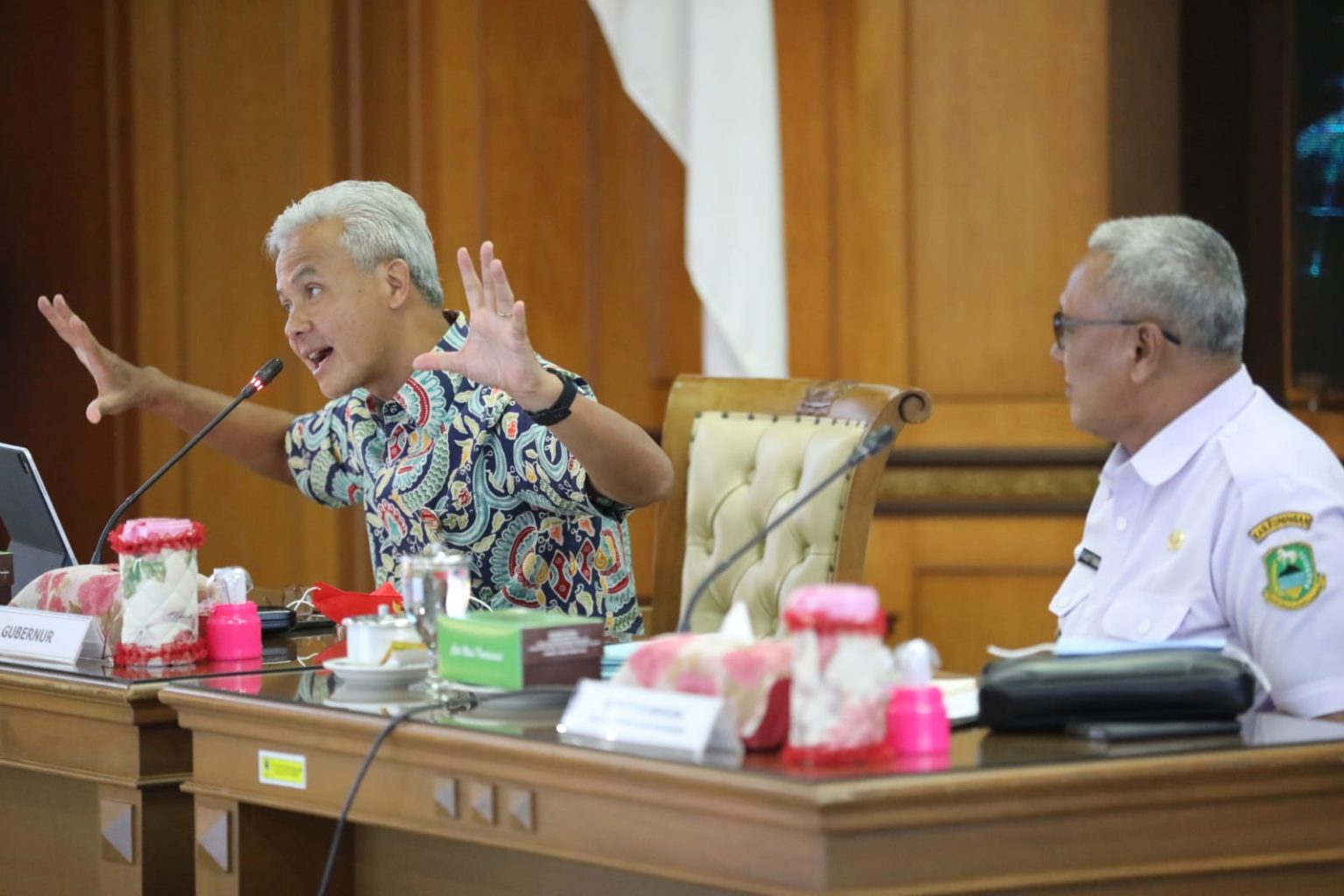  Gubernur Jawa Tengah Ganjar Pranowo saat menerima kunjungan Sekretariat Kerja Kunci Bersama, di Kantor Gubernur Jawa Tengah, Rabu (21/9/2022).