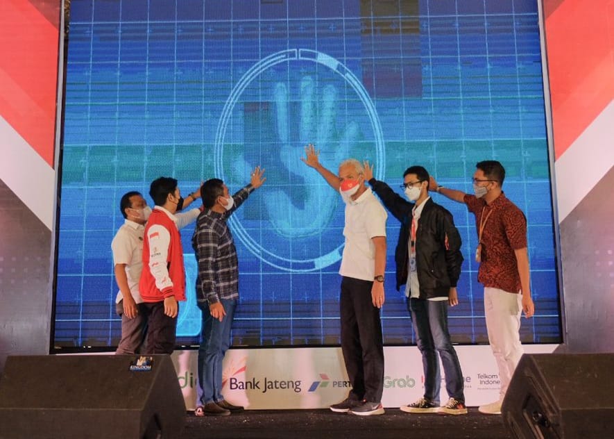Gubernur Jawa Tengah Ganjar Pranowo saat membuka Kejuaraan Daerah (Kejurda) E-Sports Jawa Tengah di Pendapa Balaikota Surakarta, Sabtu (26/11/2022