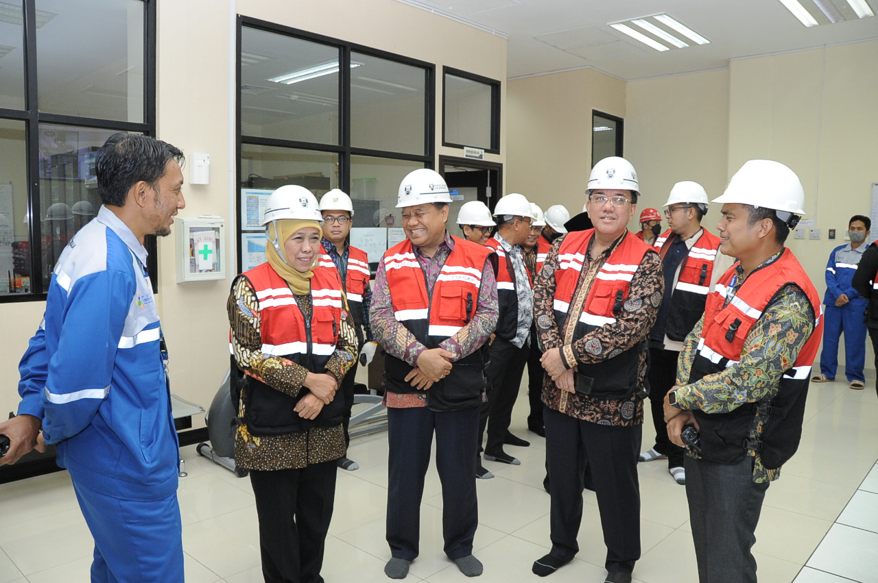 Khofifah Pastikan Distribusi Pupuk Urea Subsidi 14 Wilayah Lancar