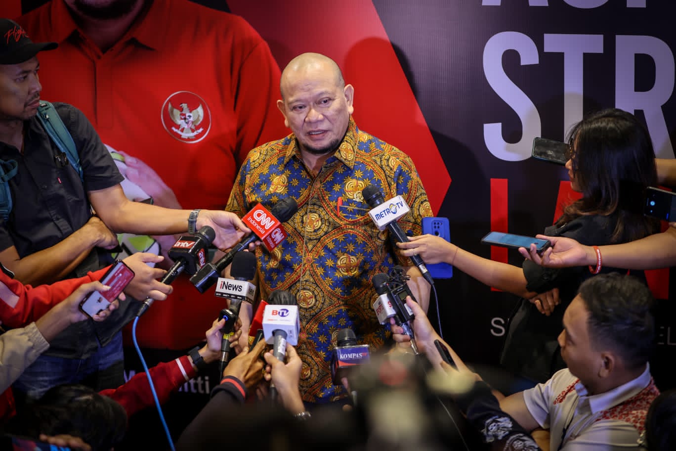 Calon Ketua Umum PSSI, AA LaNyalla Mahmud Mattalitti berkomitmen memajukan sepakbola Indonesia. 