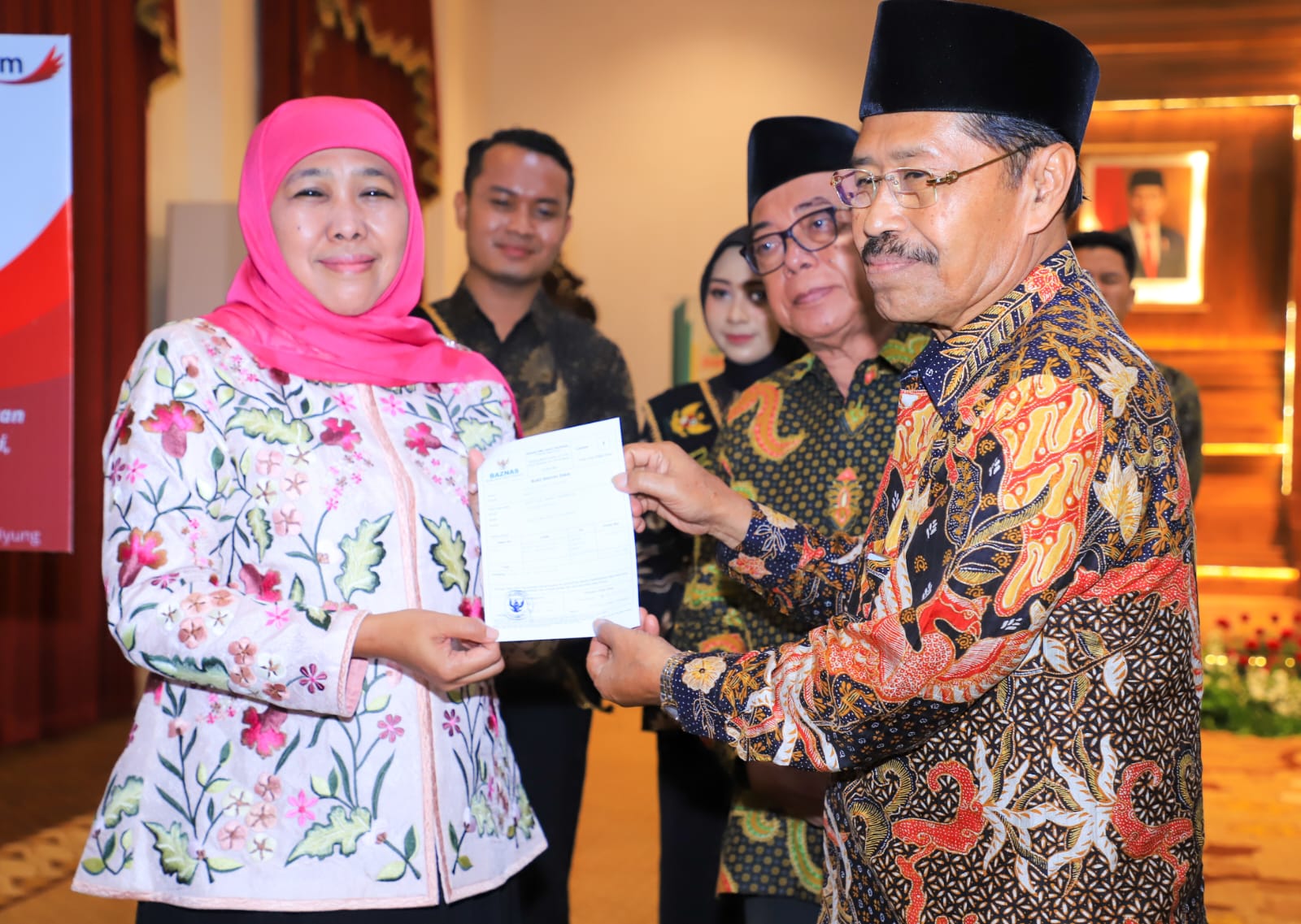 Gubernur Khofifah Galakkan Gerakan Zakat Bersama Baznas