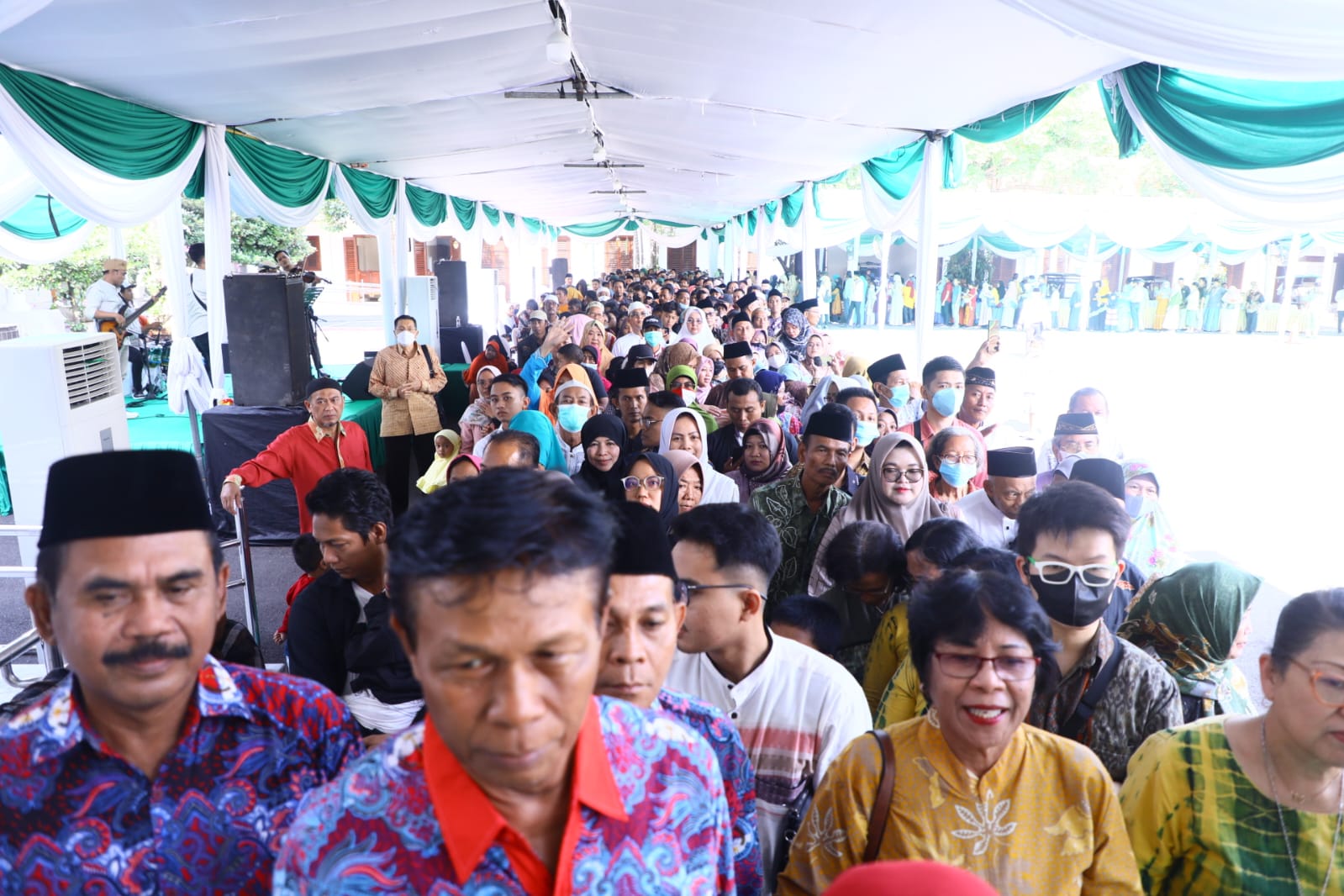 Gubernur Khofifah : Gayeng dan Lebur Tanpa Sekat Bersama Forkopimda, Kepala OPD dan Masyarakat