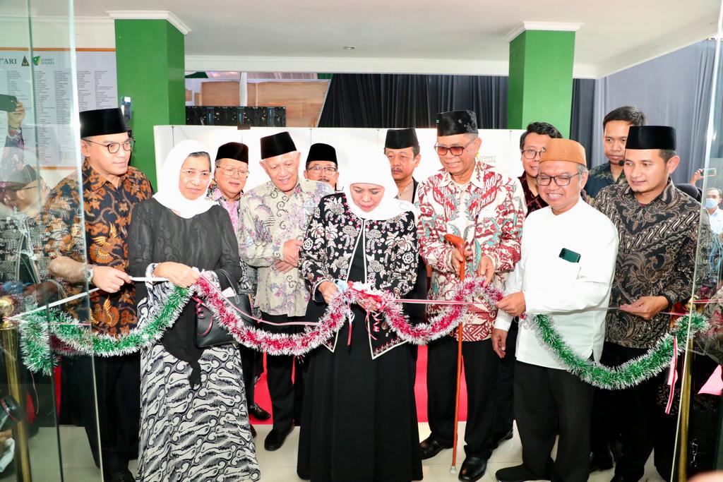Gubernur Jawa Timur Khofifah Indar Parawansa meresmikan Rumah Sakit (RS) Hasyim Asy'ari Dompet Dhuafa di Kompleks Pesantren Tebuireng, Kab. Jombang, Selasa (8/8).