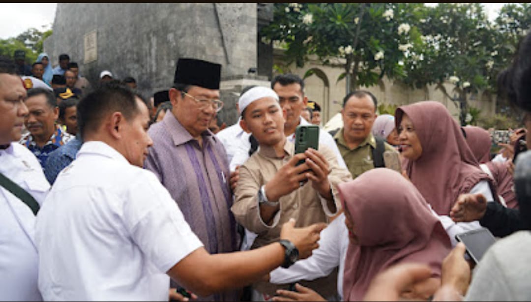 Ketua Majelis Tinggi Partai Demokrat Susilo Bambang Yudhoyono (SBY) saat berkunjung ke Blitar
