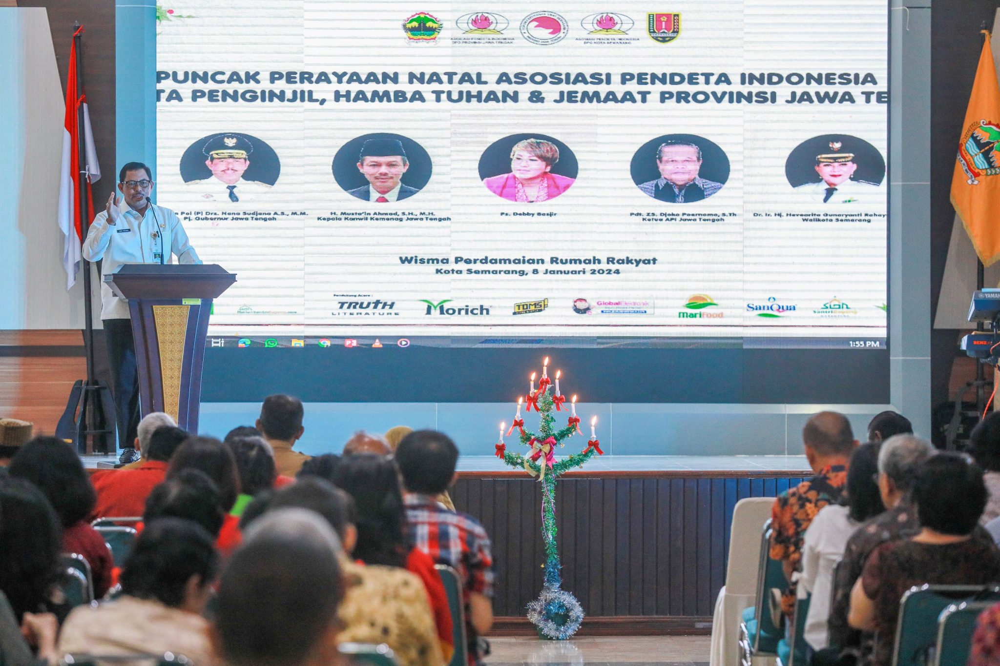  Nana Sudjana, saat menghadiri acara Peringatan Natal 2023 DPD Asosiasi Pendeta Indonesia (API) Jawa Tengah, di Wisma Perdamaian Semarang, Senin (8/1/2024).