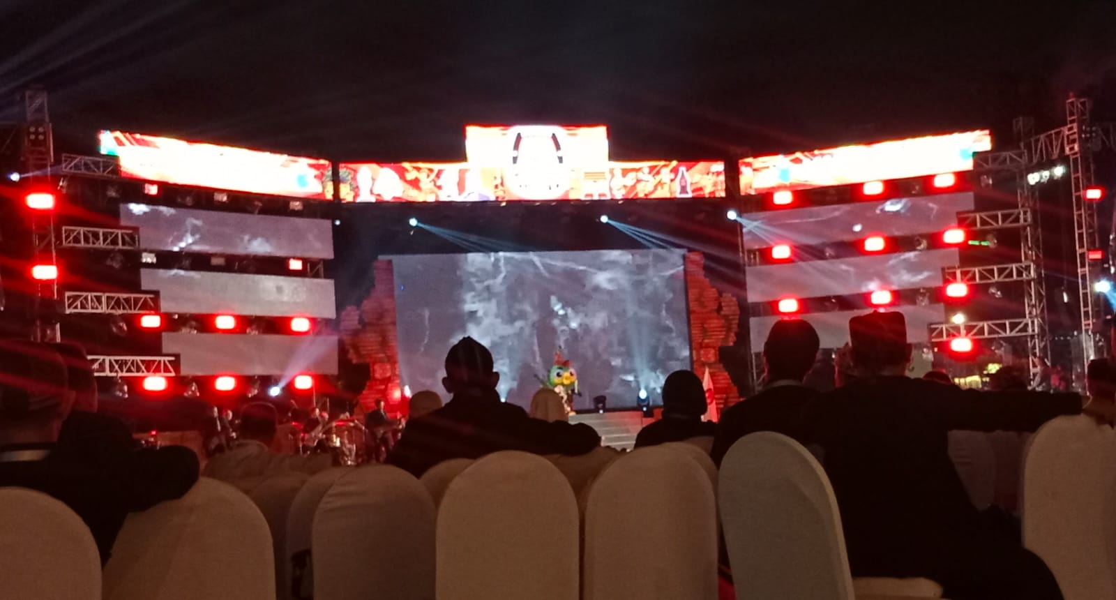 Peluncuran Pemilihan Gubernur dan Wakil Gubernur Jawa Timur 2024 disambut dengan antusiasme tinggi oleh ribuan masyarakat Kota Surabaya dan sekitarnya