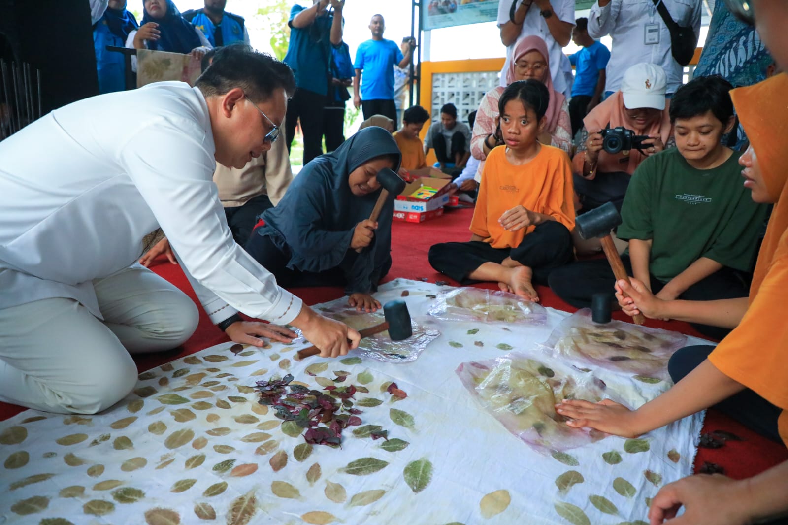 Pj Gubernur Jawa Timur, Adhy Karyono saat melakukan kunjungan langsung ke UPT Rehabilitasi Sosial Bina Grahita di Tuban, Selasa (22/10) 