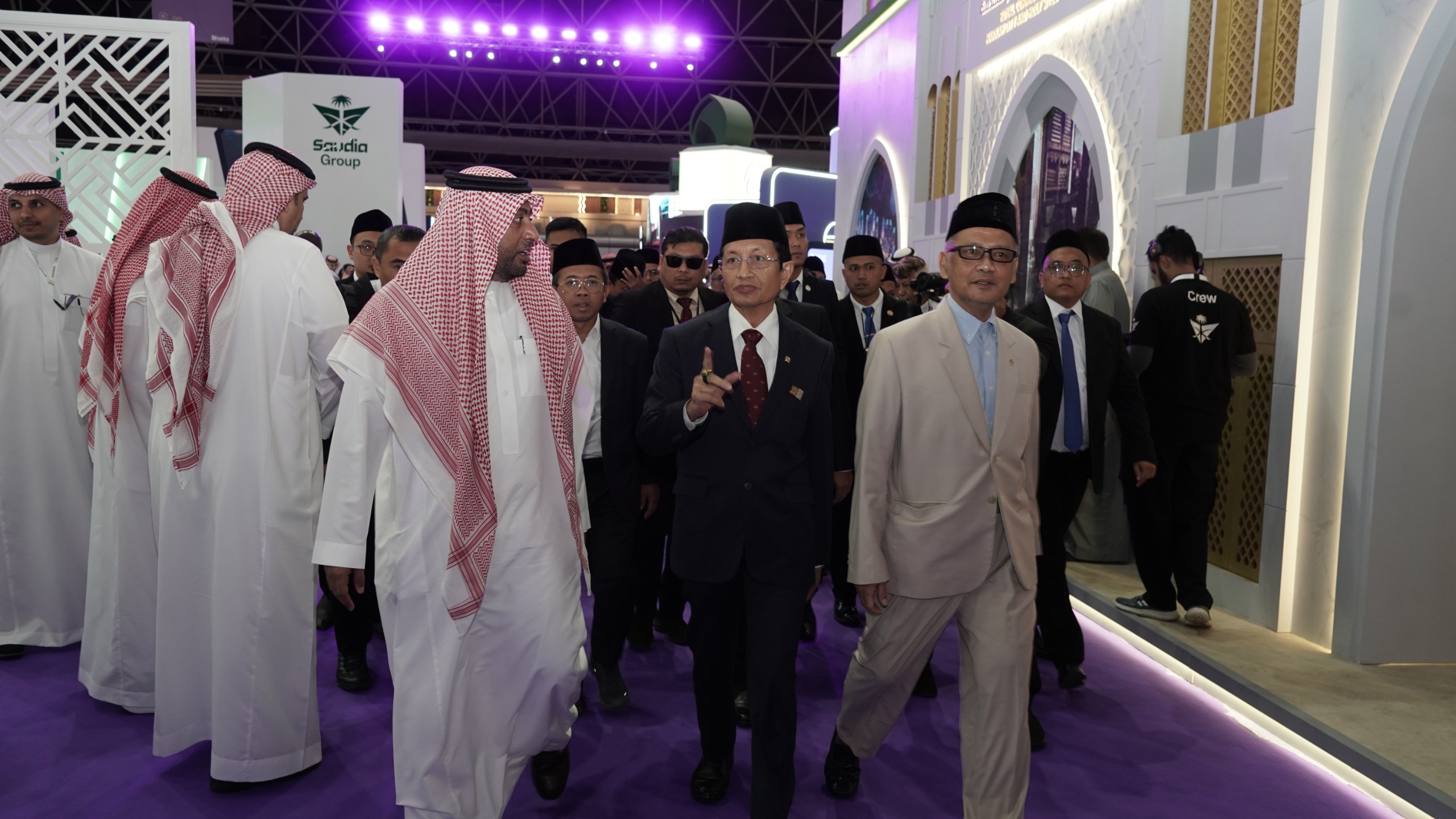 Menteri Agama (Menag) Nasaruddin Umar melangsungkan pertemuan penting dengan Menteri Haji dan Umrah Arab Saudi, Tawfiq F. Al Rabiah