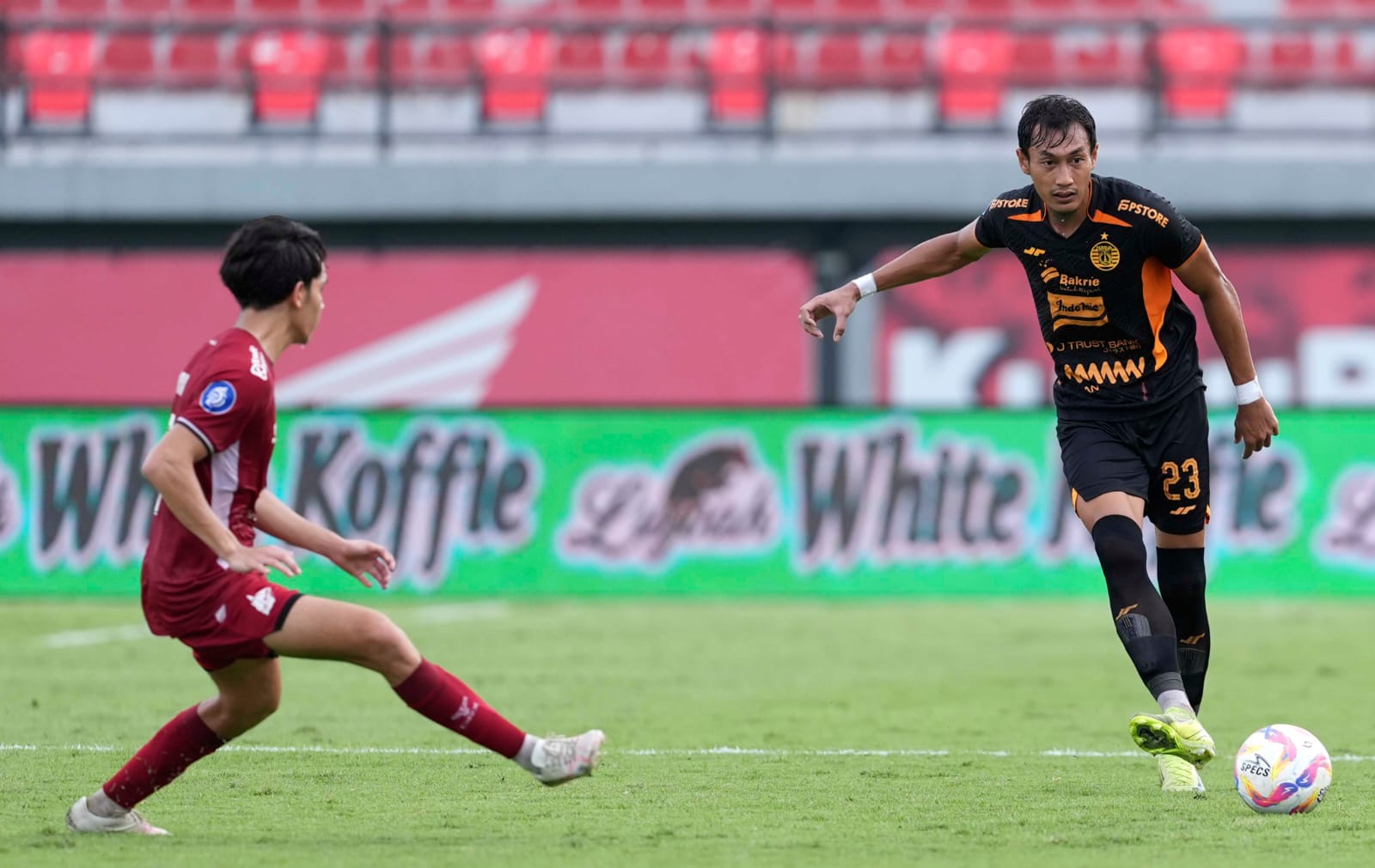 Persija Jakarta, yang datang dengan harapan besar, harus menerima kenyataan pahit setelah takluk 0-1 dari PSM Makassar