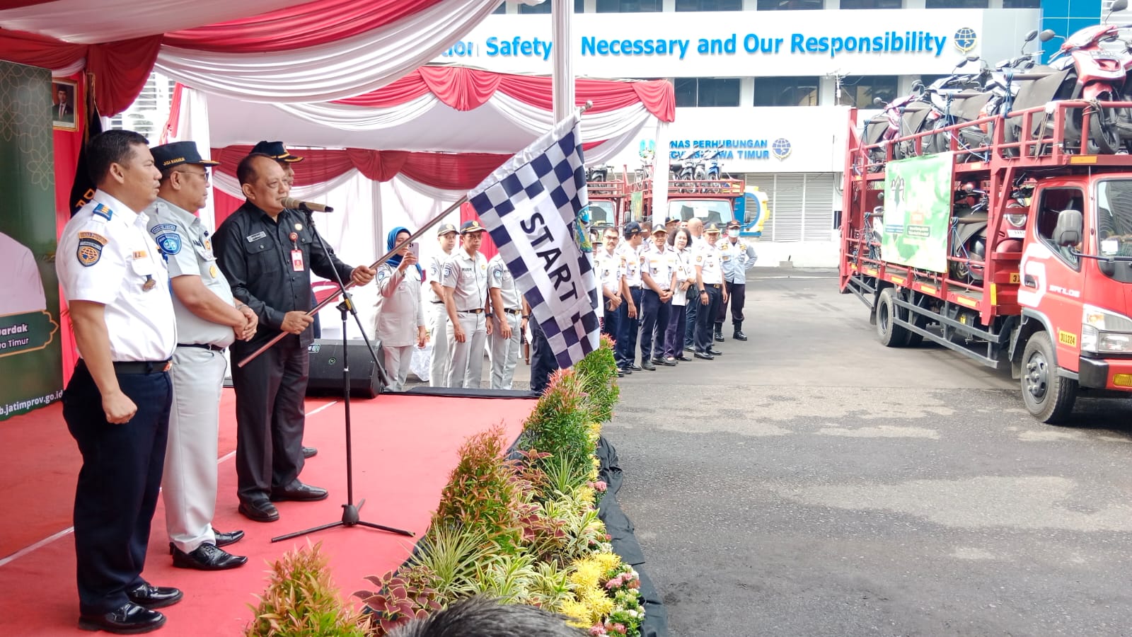 Pemberangkatan Program pengangkutan motor ini resmi dilepas dari Kantor Dinas Perhubungan (Dishub) Jatim, Jumat (28/3/2025).
