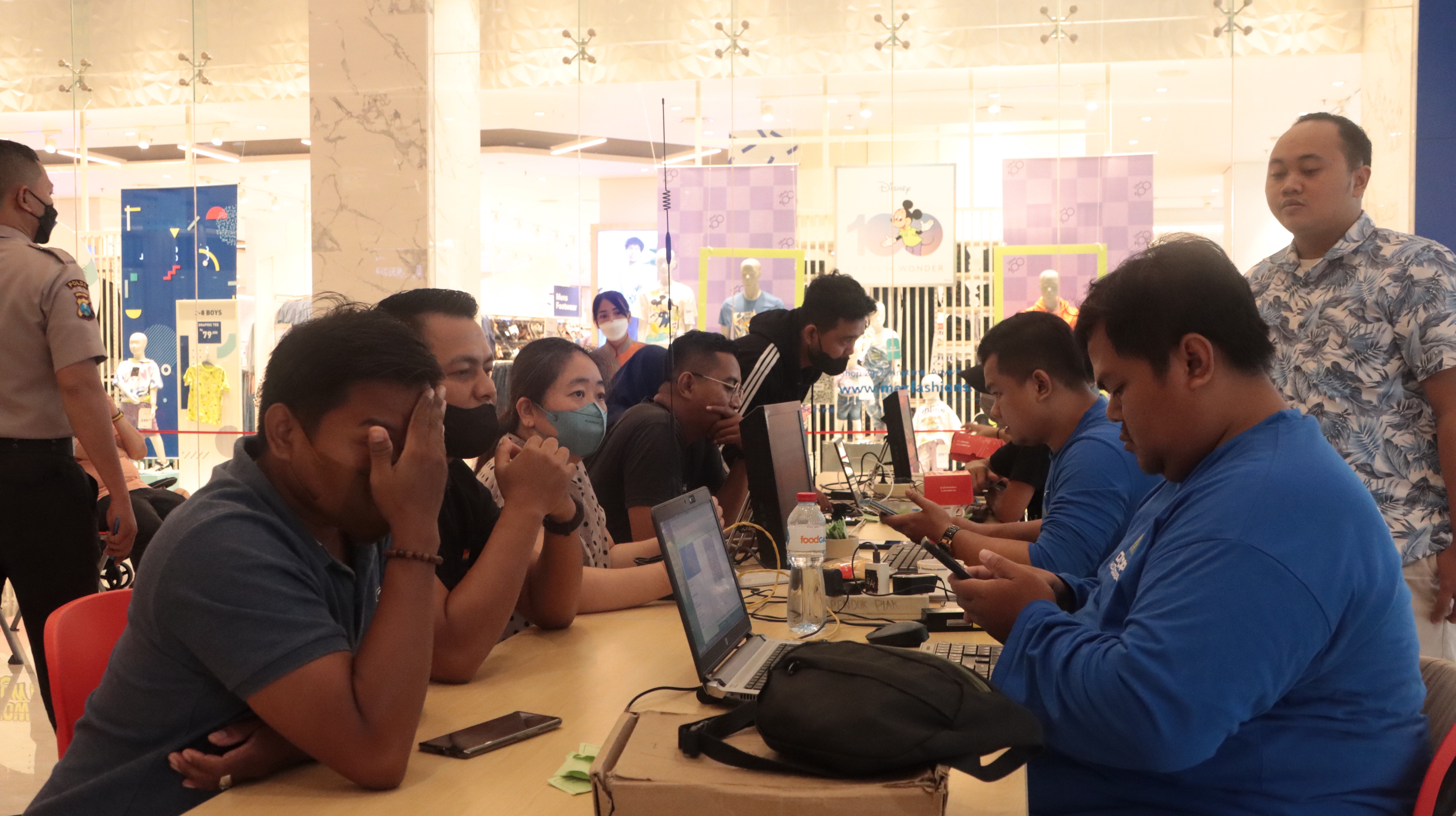 Pemkot Surabaya mengoptimalkan seluruh pelayanan administrasi kependudukan (adminduk) bisa selesai dalam waktu 24 jam atau satu hari. 