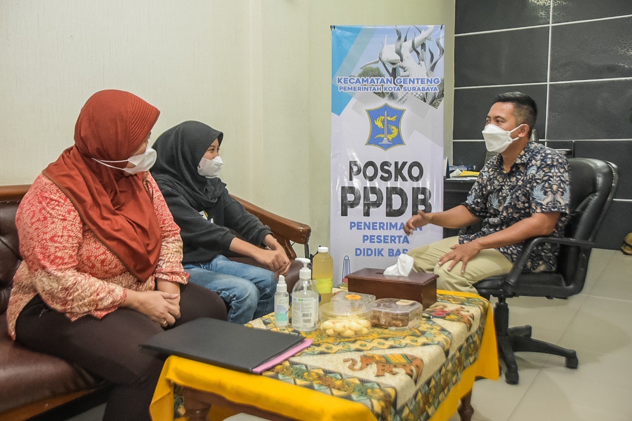Pemkot Surabaya untuk membuka komunikasi langsung kepada masyarakat dan memberikan solusi terhadap permasalahan yang disampaikan.