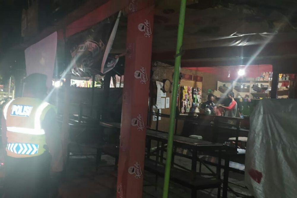Warkop di Jalan Raya Tenggilis Dibubarkan