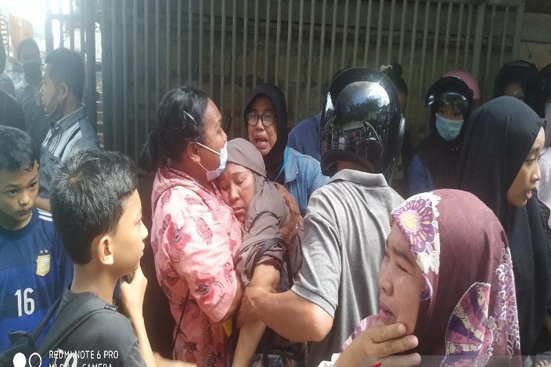 Kebakaranndi APO Kali, Kelurahan Bhayangkara, Jayapura, Kamis (26/11) menyebabkan 500 an jiwa kehilangan tempat tinggal. (ANTARA/Evarukdijati)

