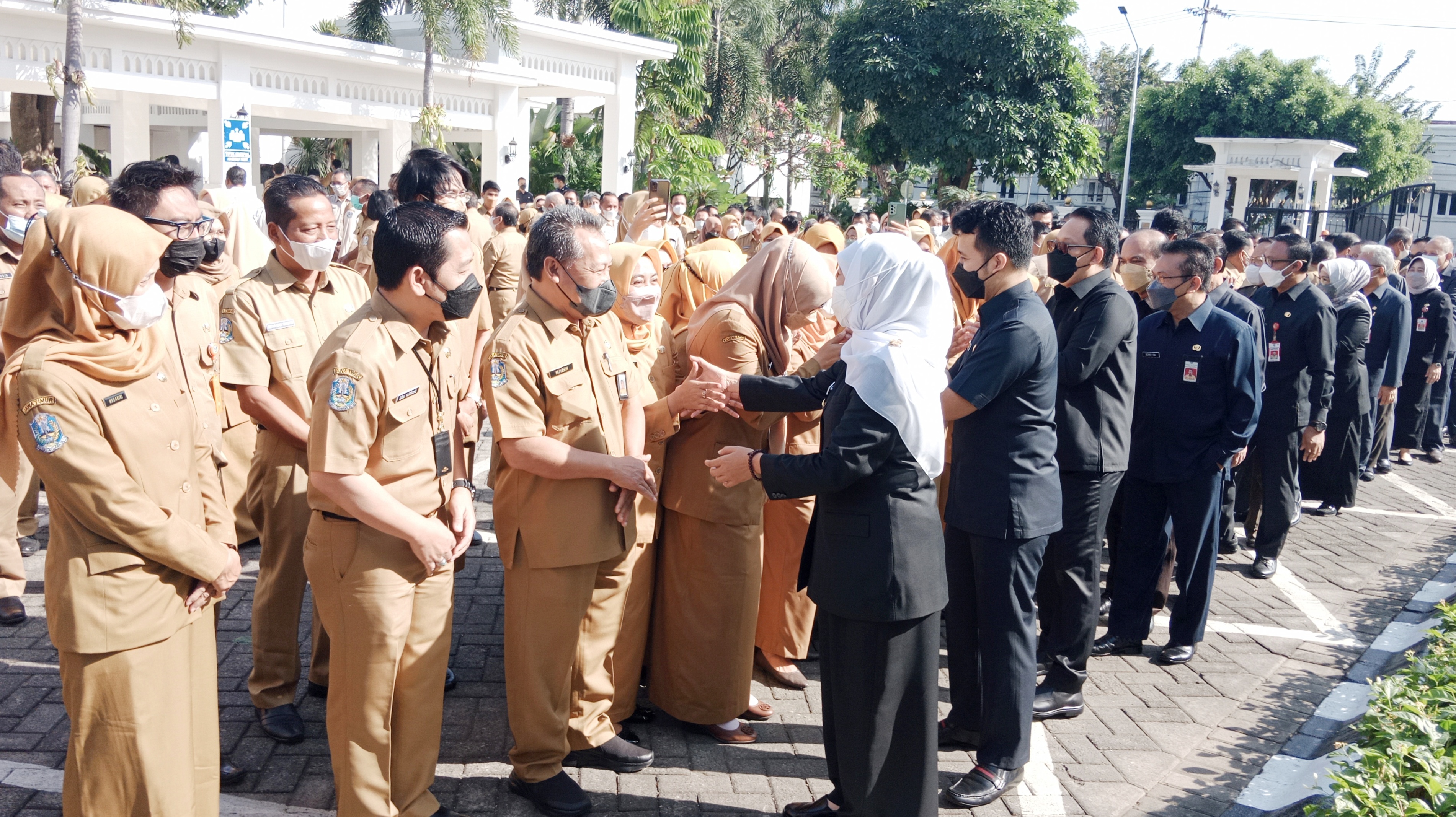 Gubernur Khofifah Sampaikan Apresiasi Atas Kinerja Terbaik ASN Pemprov