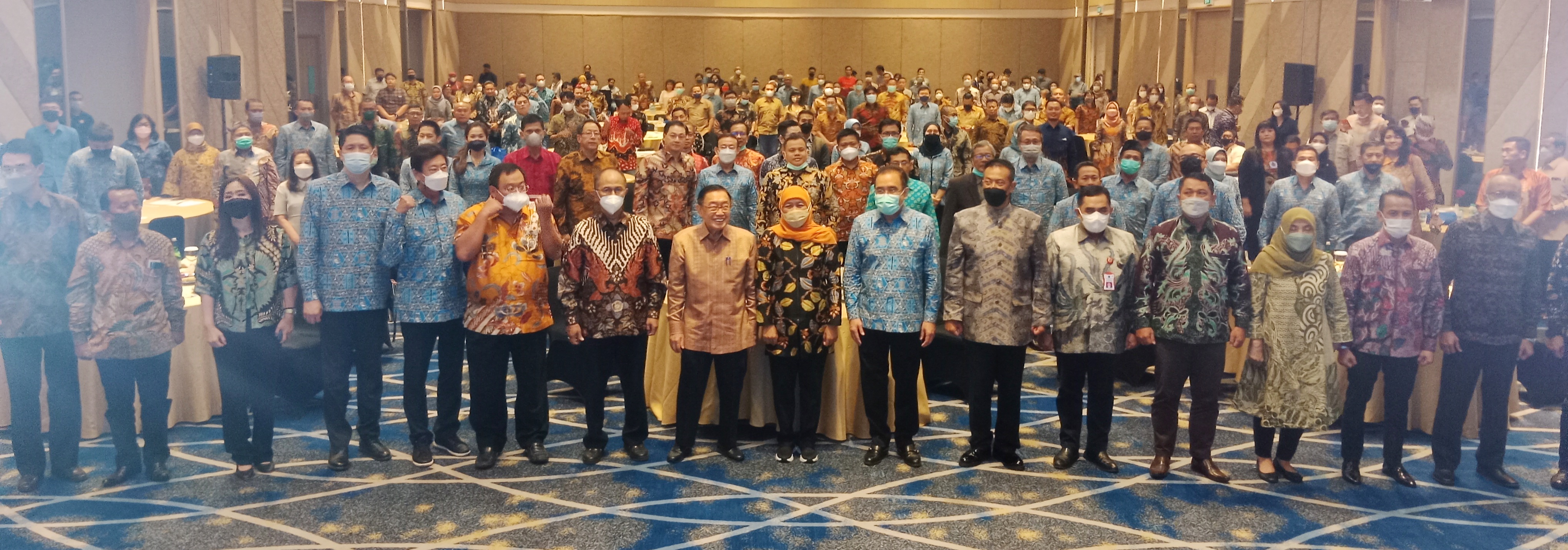 Gubernur Jatim Khofifah Indar Parawansa hadir dalam penutupan Business and Member Gathering DPP Apindo Jatim yang berlangsung di Novotel Samator, Surabaya, Sabtu (6/8).