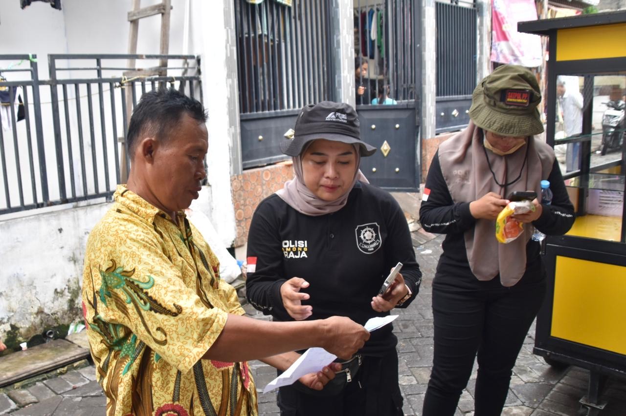sosialisasi serta pemberian surat peringatan pertama kepada warga yang memiliki bangunan di sepanjang bantaran sungai, Rabu (19/3/2025).

