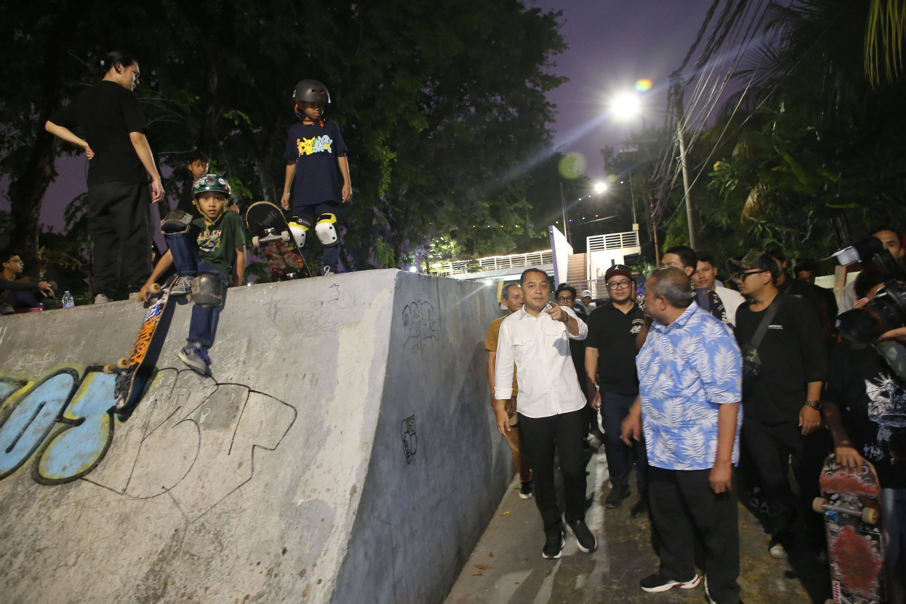 Wali Kota Surabaya Tinjau Skate & BMX Park Kalimas, Bahas Revitalisasi Bersama Komunitas