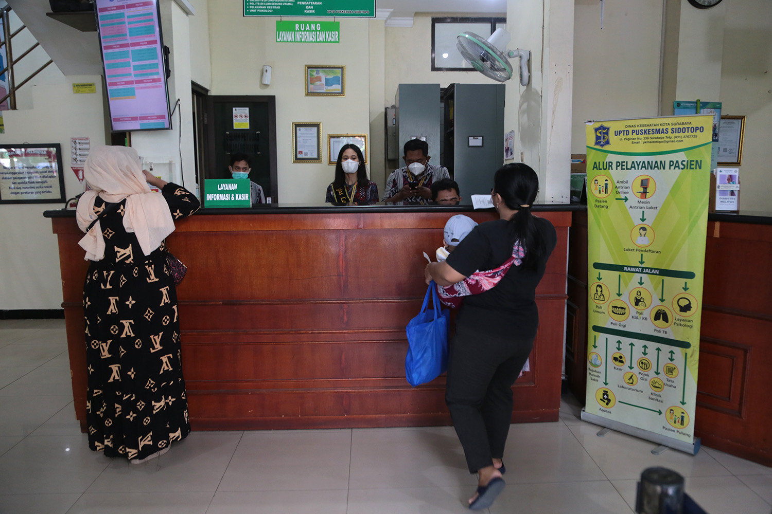 Pemkot Surabaya akan terus meningkatkan pemerataan dan efisiensi pelayanan kesehatan bagi masyarakat Surabaya. 