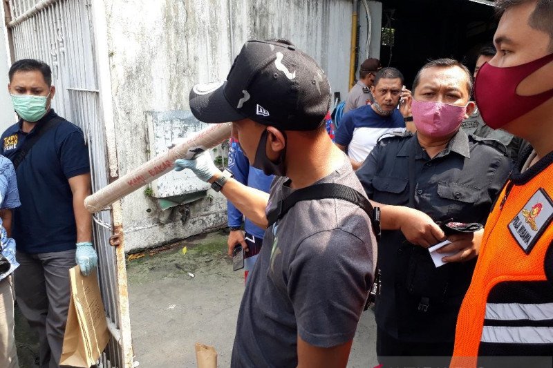 Rumah Bupati Kediri Diteror, OTK Lempar Kembang Api Jumbo