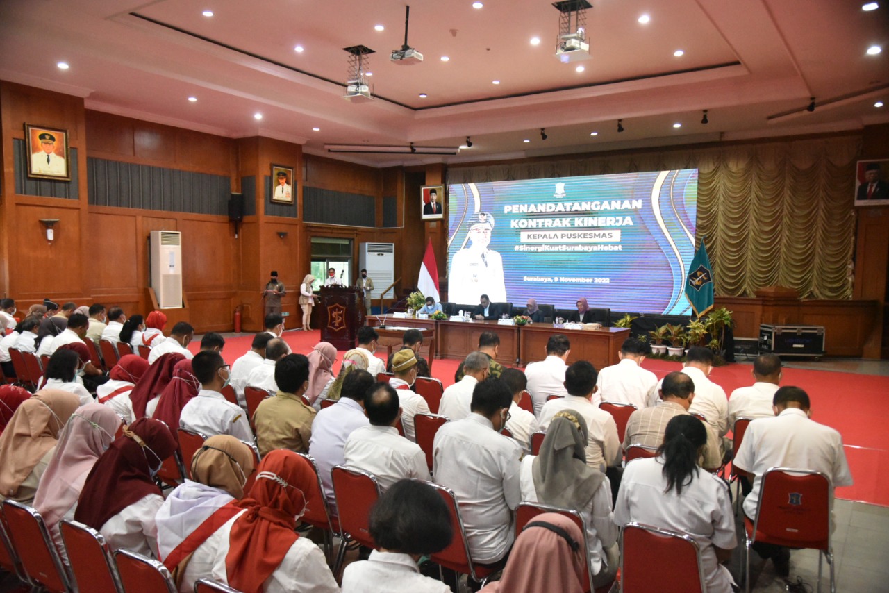 Penandatanganan kontrak kinerja kali ini, diikuti oleh 63 kepala puskesmas di Graha Sawunggaling, Rabu (9/11/2022). 