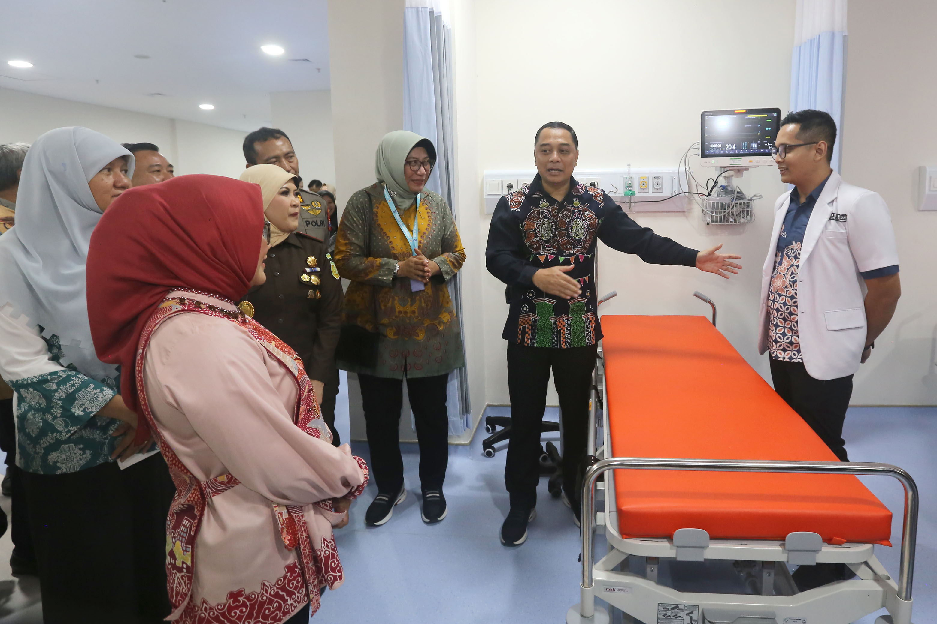  Pemerintah Kota (Pemkot) Surabaya resmi membuka Rumah Sakit Umum Daerah (RSUD) Eka Candrarini di Jalan Medokan Asri Tengah No. 2, Kecamatan Rungkut, pada Rabu (18/12/2024)