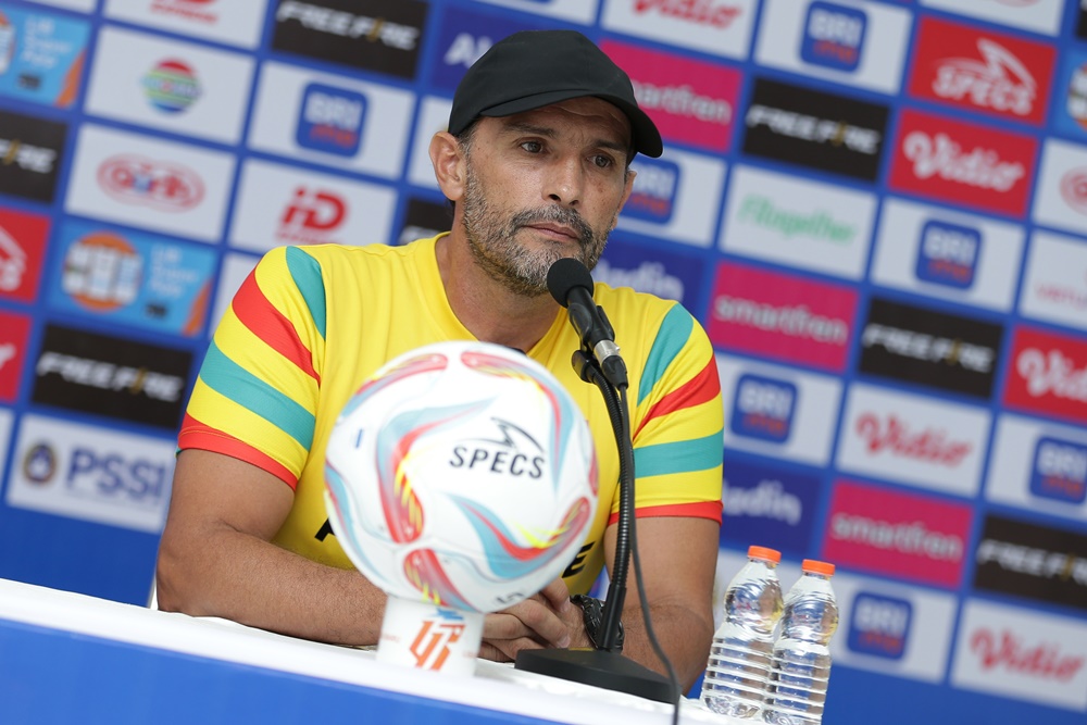 pelatih Persis, Leonardo Medina 