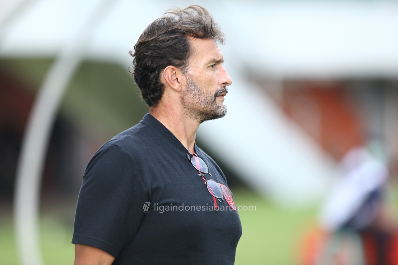  pelatih Persis, Leonardo Medina