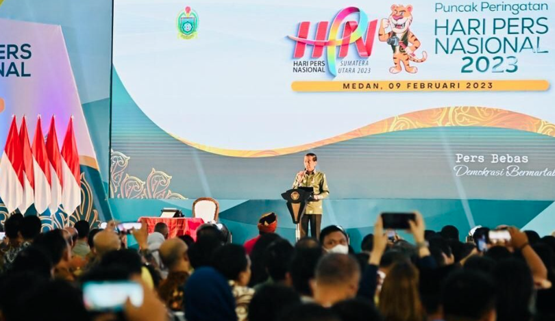 Presiden Joko Widodo menyampaikan sambutannya pada Puncak Peringatan Hari Pers Nasional Tahun 2023 di Gedung Serbaguna Pemerintah Provinsi Sumatra Utara, Kabupaten Deli Serdang, Kamis, 9 Februari 2023. Foto: BPMI Setpres