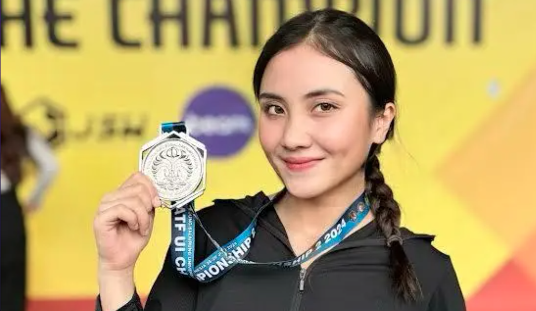 Marsha Alycia Rahmadiar Setianto, atau yang akrab disapa Marsya, mahasiswa Fakultas Hukum Universitas Airlangga (UNAIR)