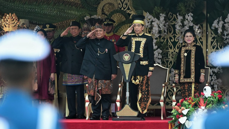 Presiden Republik Indonesia Joko Widodo (Jokowi) memimpin Upacara Peringatan Detik-Detik Proklamasi Kemerdekaan Republik Indonesia ke-79 Tahun 2024 di Lapangan Upacara Istana Negara Ibu Kota Nusantara (IKN), Kabupaten Penajam Paser Utara, Provinsi Kaliman