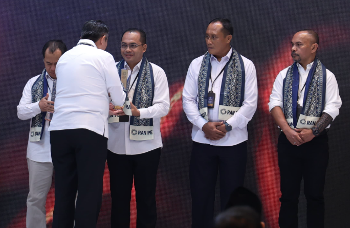 Pemprov Jatim Raih Penghargaan RAN PE 2024 Kategori Inisiator Kolaborasi Multipihak