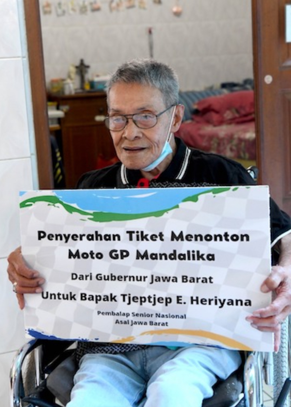 Gubernur Ridwan Kamil Beri Tiket Nonton MotoGP Untuk Sang Legenda