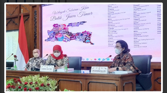 Gubernur Jawa Timur Khofifah Indar Parawansa menjelaskan, perhelatan Canthing Jawi Wetan Go Global ini nantinya akan diisi dengan pameran batik Jawa Timur dari 38 Kabupaten Kota, serta bazar berbagai produk UMKM, maupun peragaan busana.
