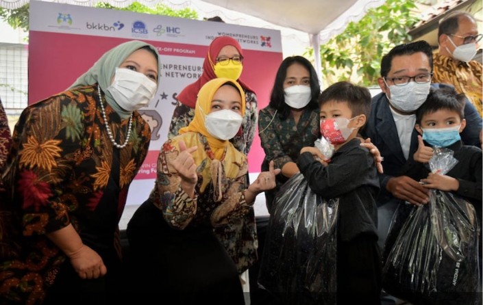 Pemerintah Daerah (Pemda) Provinsi Jawa Barat bertekad menjadikan Jabar terbanyak dan terdepan dalam program Sejuta Putri Brilian 