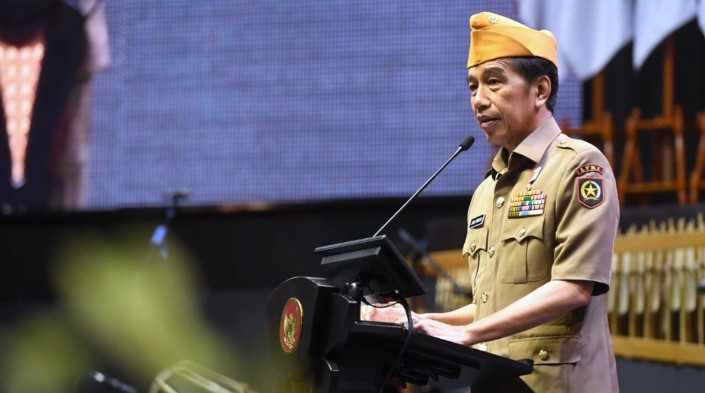 Presiden Joko Widodo memberikan sambutan pada acara Peresmian Pembukaan Kongres XII Legiun Veteran Republik Indonesia (LVRI) dan Munas XI Persatuan Istri Veteran Republik Indonesia (PIVERI), di Balai Sarbini, Jakarta, pada Selasa, 11 Oktober 2022. Foto: B