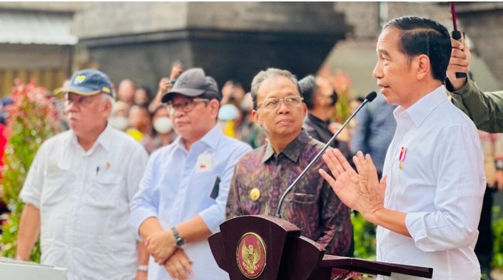 Presiden Joko Widodo meresmikan Pasar Seni Sukawati di Kabupaten Gianyar, pada Rabu, 1 Februari 2023. Foto: BPMI Setpres/Laily Rachev