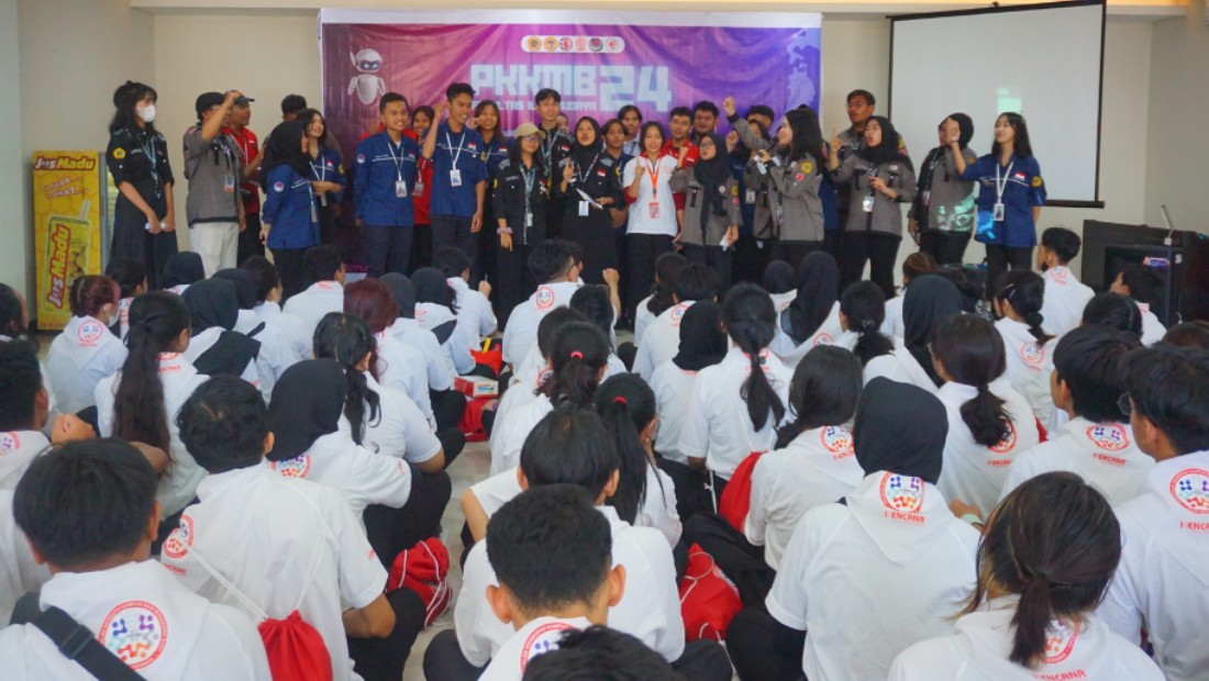Fakultas Ilmu Budaya (FIB) Universitas 17 Agustus 1945 (Untag) Surabaya menggelar rangkaian kegiatan Pengenalan Kehidupan Kampus bagi Mahasiswa Baru (PKKMB) 2024 dengan mengusung tema *INFINITY*