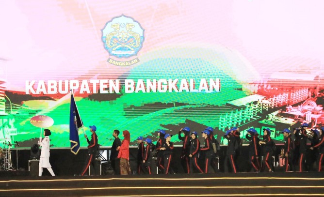 Pembukaan Pekan Olahraga Pelajar Daerah (Popda) XIV dan Pekan Paralimpik Pelajar Daerah (Peparpeda) II Jawa Timur 2024, Selasa (5/11) malam. P