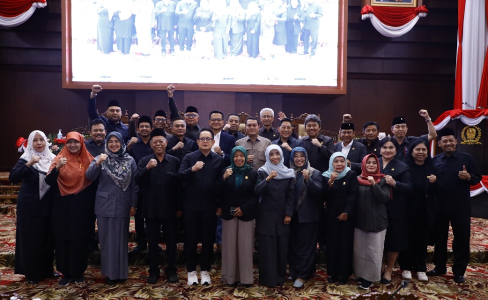 116 Anggota DPRD Jatim Akhiri Masa Tugas, Pj Gubernur Adhy Karyono Beri Apresiasi Tinggi