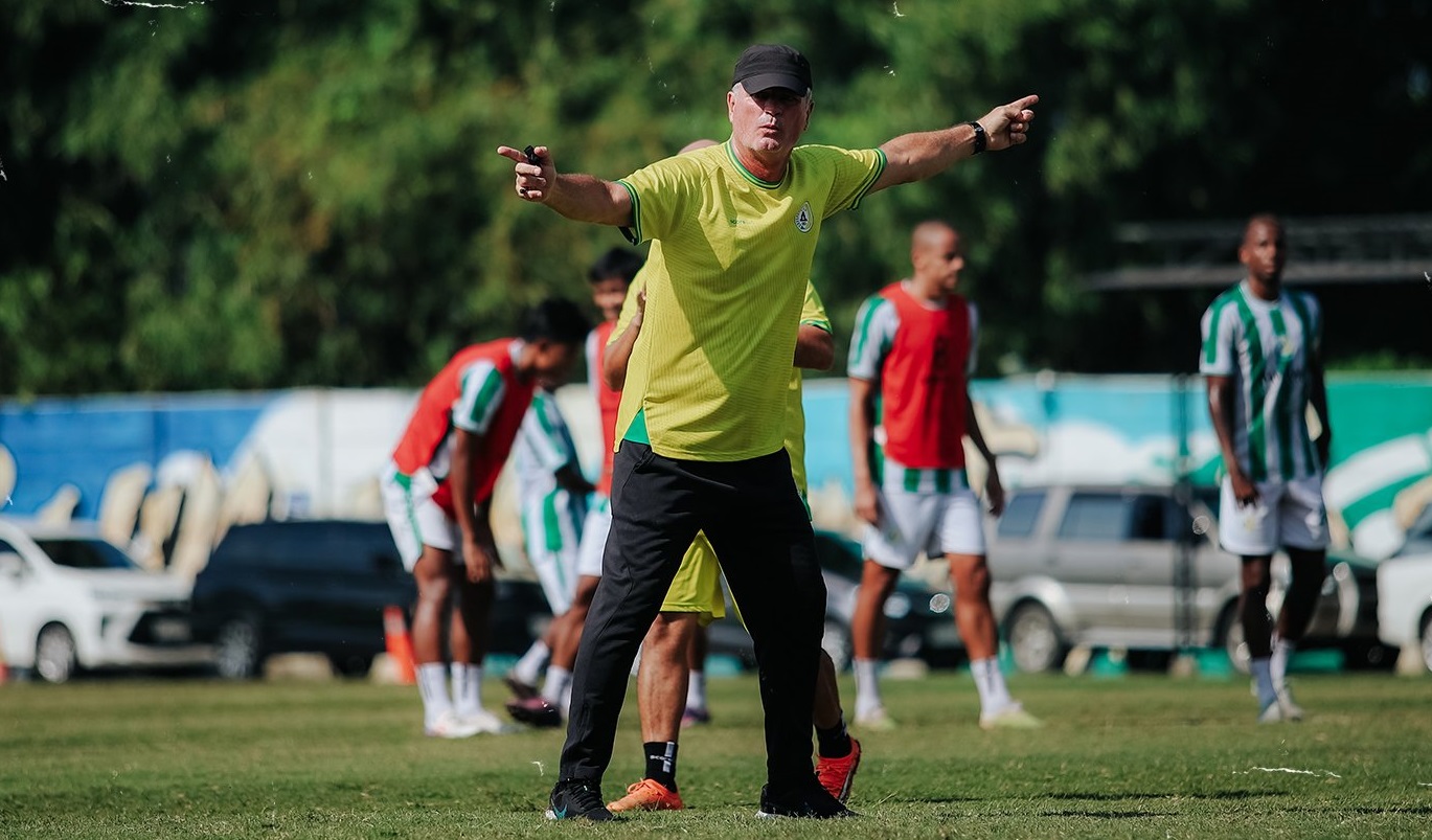 Pelatih Kepala PSS, Mazola Junior 