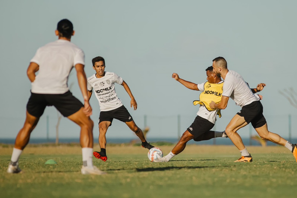 Bali United FC  saat berlatih