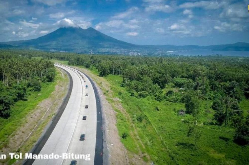 Jalan Tol Manado-Bitung. (FOTO: HMP/HO-Kementerian PUPR) 