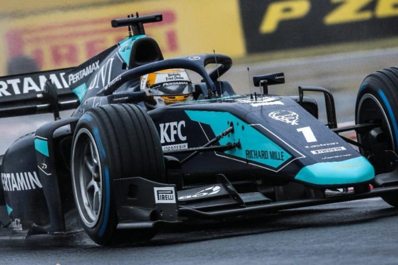 Pebalab DAMS Sean Gelael siap kembali turun ke lintasan setelah mengalami cedera tulang punggung dan akan berlaga di GP Bahrain pada 29 November. (dokumentasi team jagonya ayam)