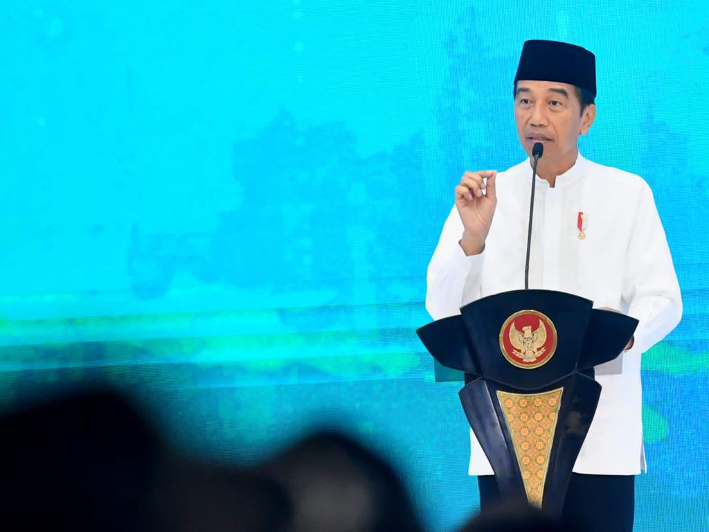 Presiden RI Joko Widodo saat membuka Rapat Kerja Nasional Lembaga Dakwah Islam Indonesia (LDII) yang digelar di Grand Ballroom Minhaajurrosyidiin, Jakarta, Selasa (07/11/2023)