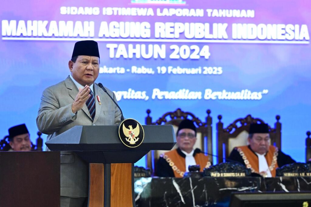 Presiden Prabowo Subianto menghadiri Sidang Istimewa Laporan Tahunan Mahkamah Agung Republik Indonesia Tahun 2024 yang digelar di Gedung Mahkamah Agung, Jakarta, pada Rabu (19/02/2025). (Foto: BPMI Setpres)