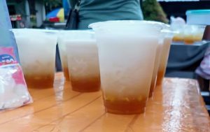 Keunikan dawet siwalan terletak pada penggunaan buah siwalan sebagai isian, menggantikan cendol yang biasanya dibuat dari tepung beras. Potongan siwalan yang kenyal dengan cita rasa manis alami berpadu sempurna dengan kuah santan, gula merah (gula juroh),