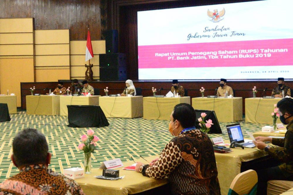 RUPS Bank Jatim dihadiri Gubernur Jatim Khofifah Indar Parawansa (Foto: Humas Jatim)
