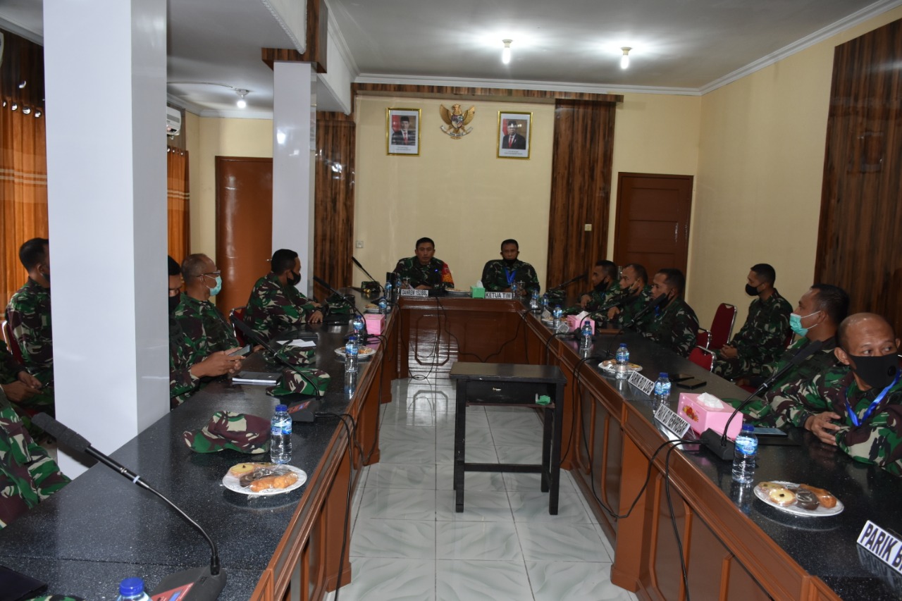 Tim Wasrik Itjend Laksanakan Pemeriksaan di Korem 152/Babullah. (FOTO: HMP/cho)