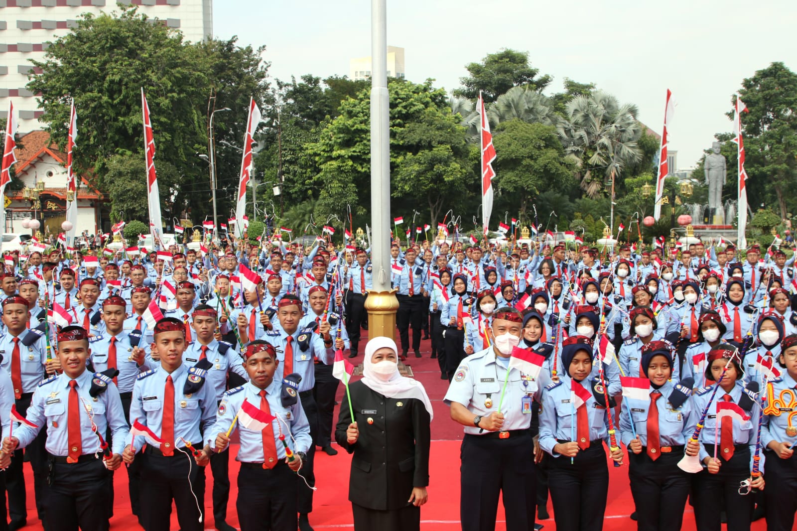 364 Siswa SMA Taruna Nusantara Disambut Dengan Karpet Merah di Grahadi
